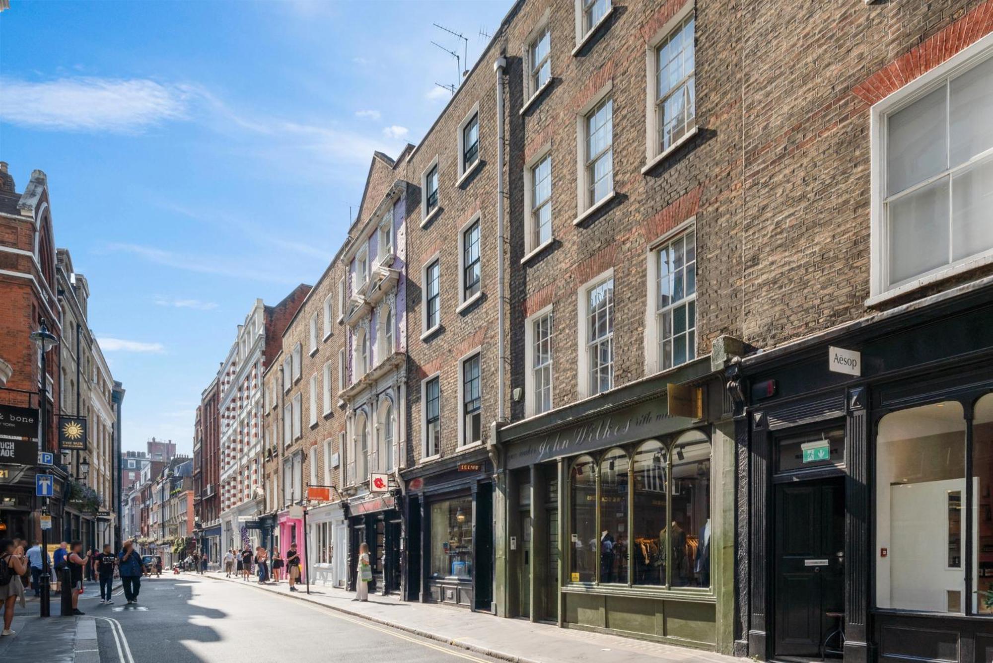 Fantastic One Bedroom In Soho Apartment